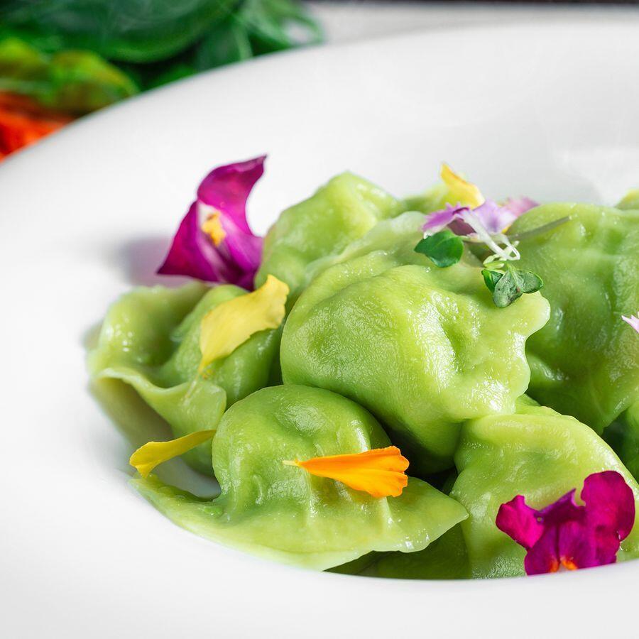 D4 Vegetarian Dumplings (8 pcs)